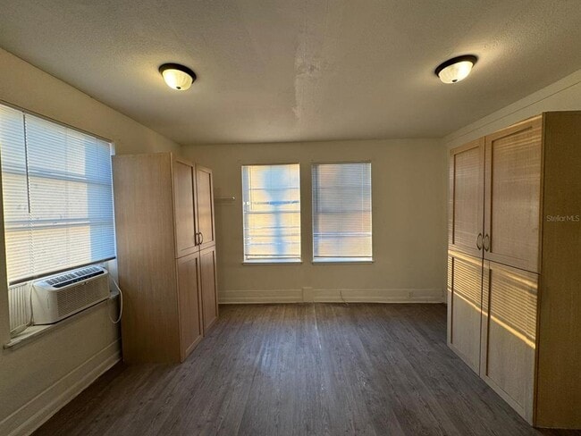 Building Photo - 4201 Cepeda St