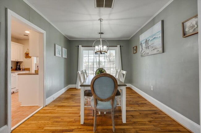 Building Photo - Fully furnished with all essentials
