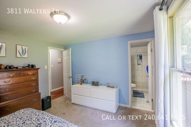 Building Photo - 3811 Walters Ln