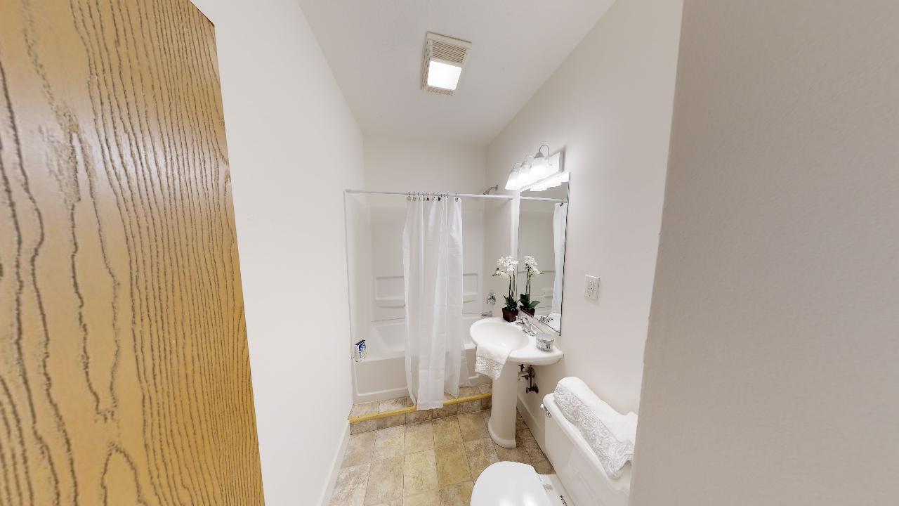 BATH - 521 W Edwards St