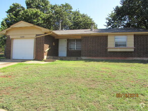 Building Photo - Nice 3-bed 1-bath home for rent in SE OKC.