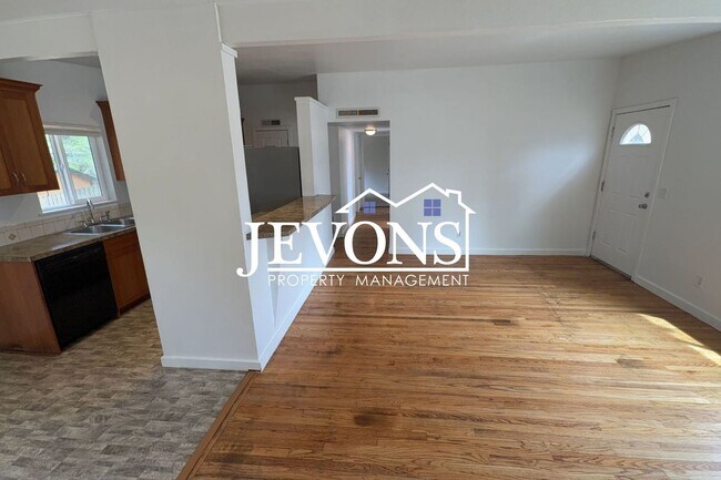Building Photo - 3BR/1BA House in Federal Way -- Available Now