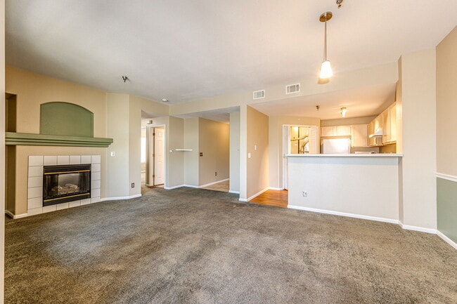 Building Photo - 2575 S Syracuse Way