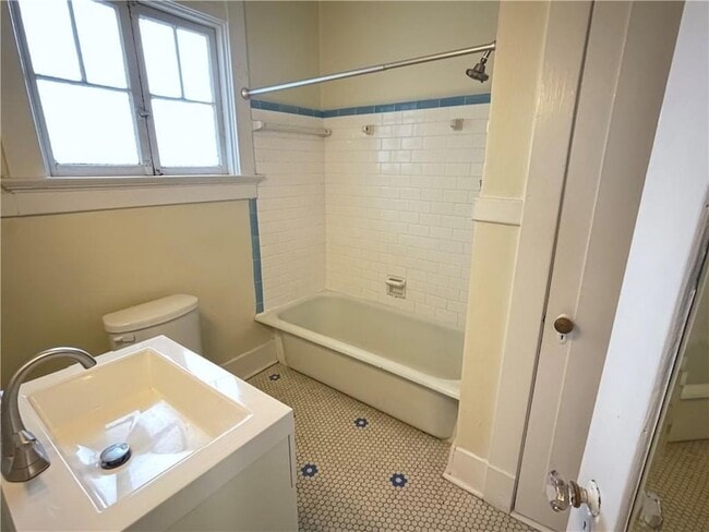 Building Photo - 7726 S Claiborne Ave