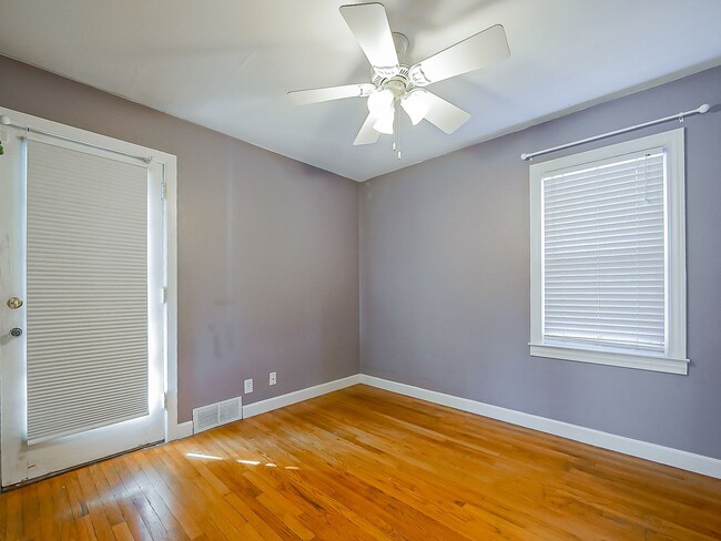 Building Photo - Charming Colonial in the Heart of Grosse P...