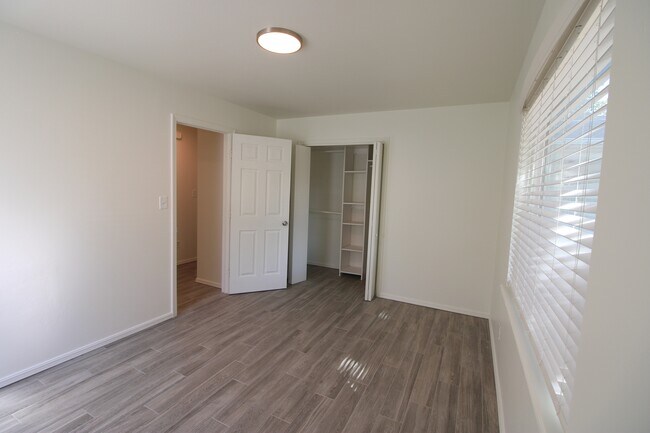 Building Photo - 59 Shirley Ln