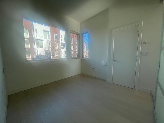 Building Photo - Brand New Three Bedroom Townhouse