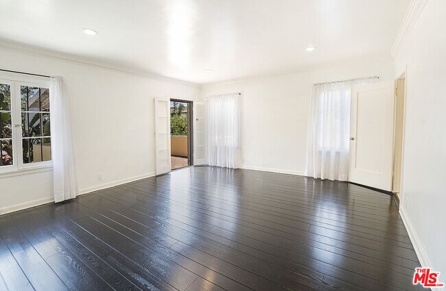 Building Photo - 244 S Mansfield Ave