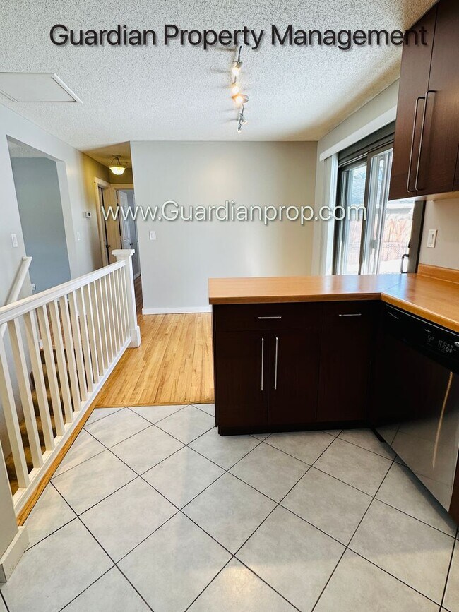 Building Photo - Richfield Single Family Home, Fenced Yard, 2 Car Garage, Dishwasher