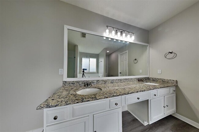 Building Photo - 16322 Jast Dr