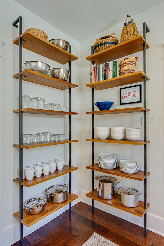 Building Photo - 2231 Blair Blvd