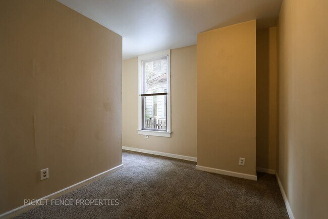 Building Photo - 1626 11th Ave