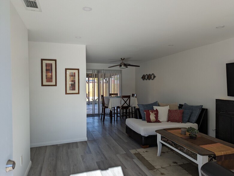 Building Photo - 3019 Brentwood Ave