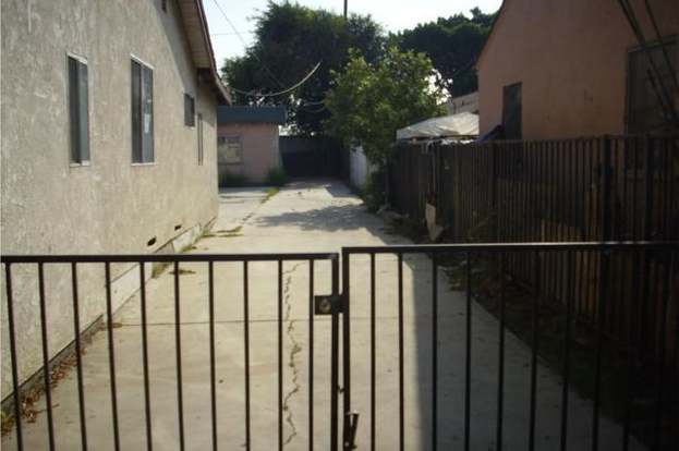 Building Photo - 20424 Raymond Ave