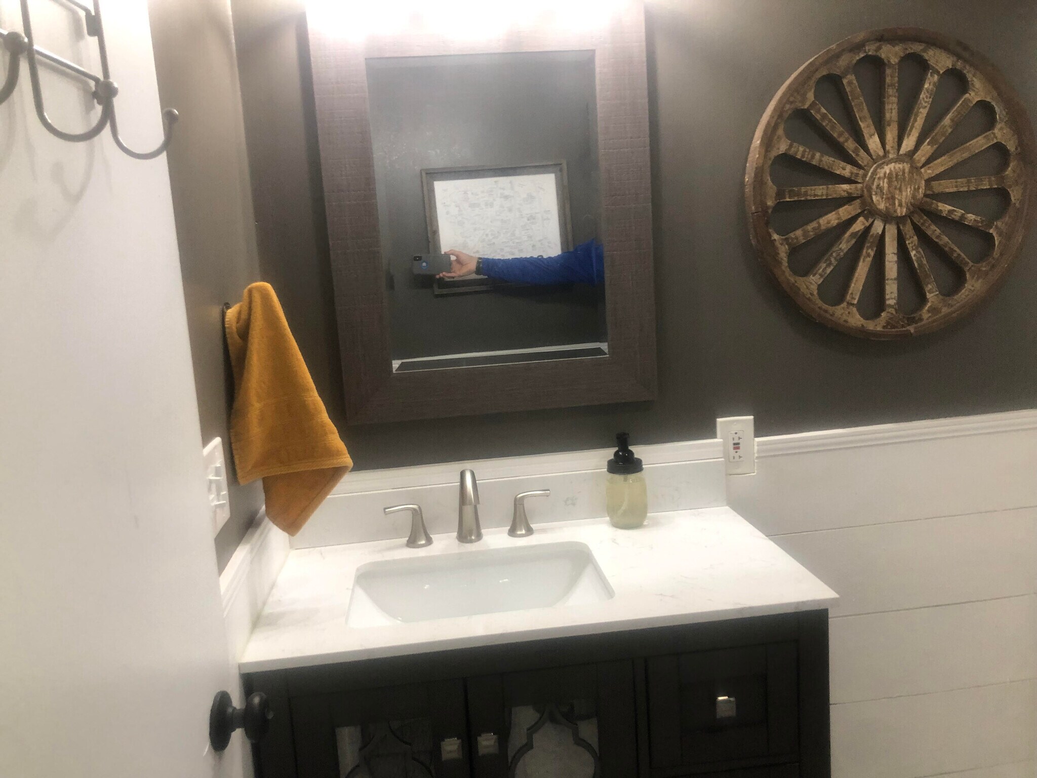 Building Photo - 404 Isbill Rd