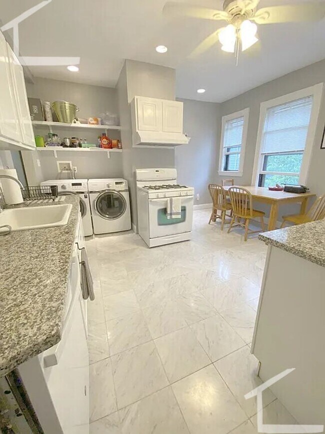 Building Photo - Goregous 3 bed in Allston