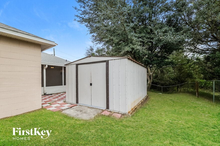 Building Photo - 408 Naples Ct