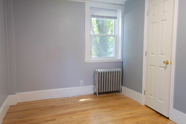 Building Photo - 330 Walpole St