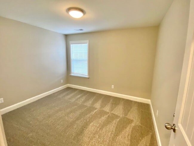 Building Photo - TuckerLanding5624