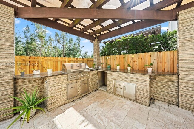 Building Photo - 6933 NW 104th Ct