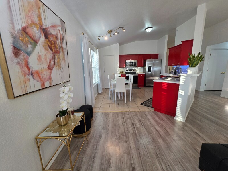 Building Photo - 2 Cloverdale and Wheatland