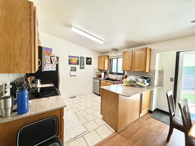 Building Photo - 1142 Silver Fir Dr