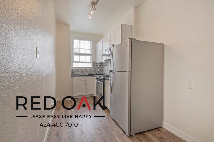 Building Photo - 2505 W 6th St