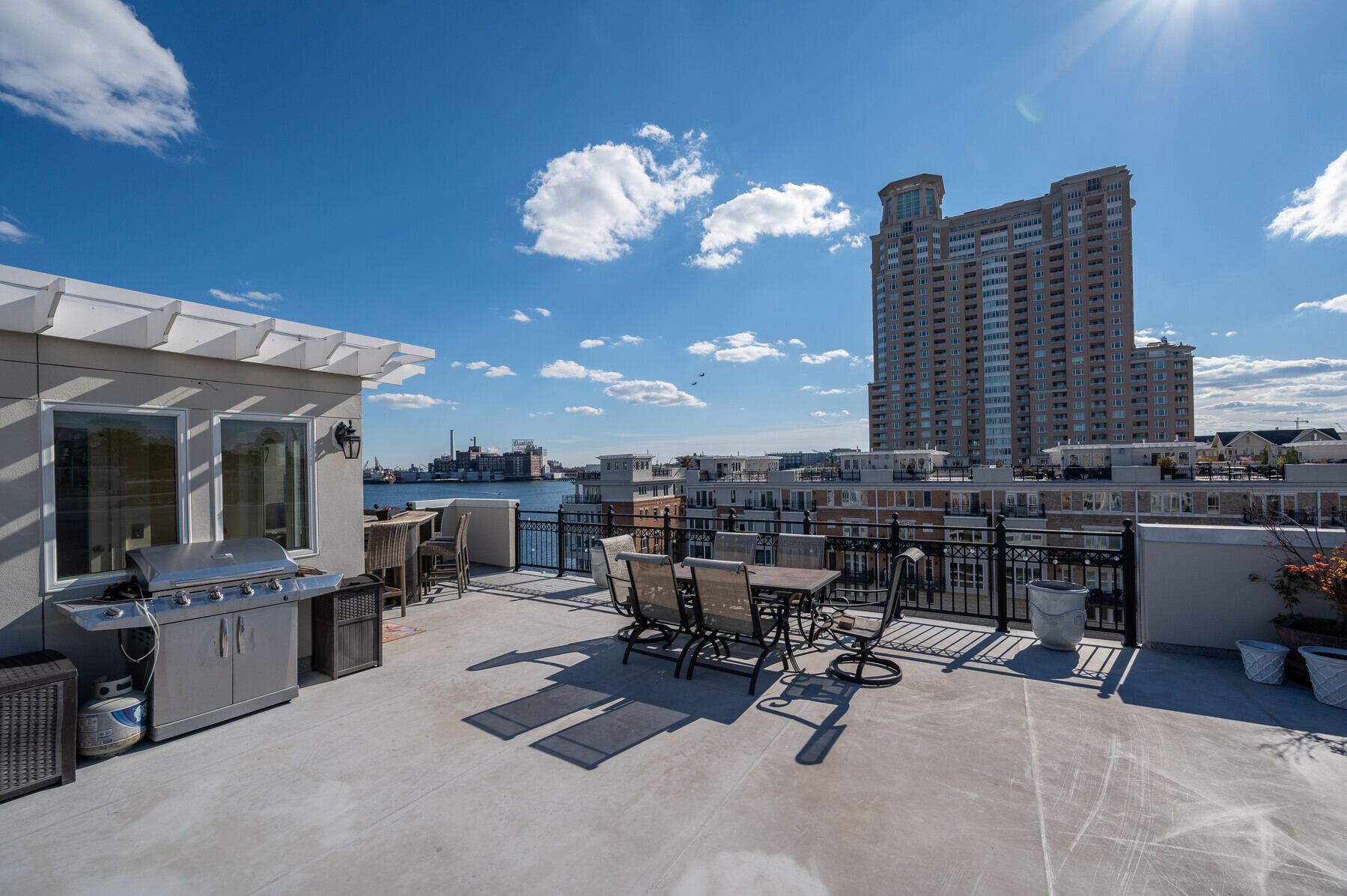 Building Photo - 621 Ponte Villas N