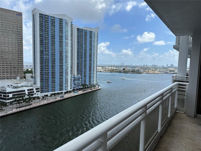 Building Photo - 901 Brickell Key Blvd