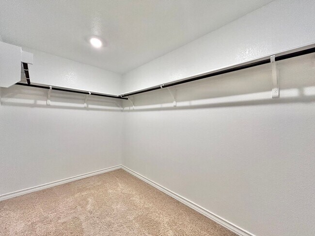 Building Photo - Modern 3/BR 2.5/BA Home with Porch, Deck &...