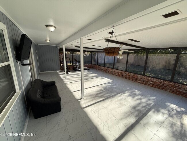 Building Photo - 1324 Grandview Dr