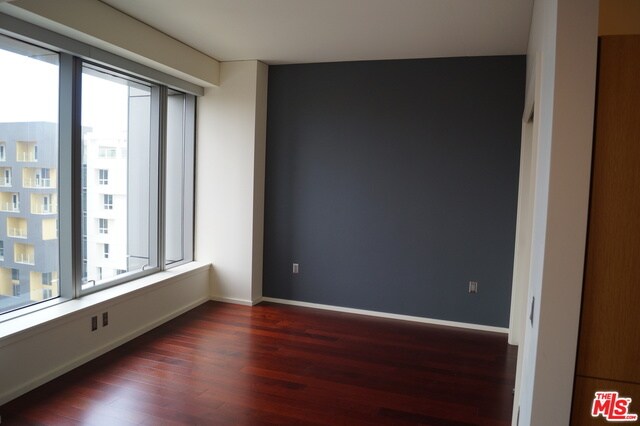 Building Photo - 1155 S Grand Ave