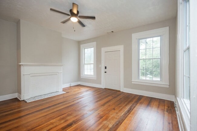 Building Photo - 315 W Chappell St