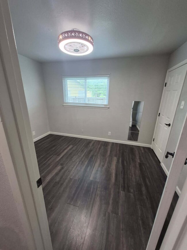 Building Photo - 5038 John Young Dr