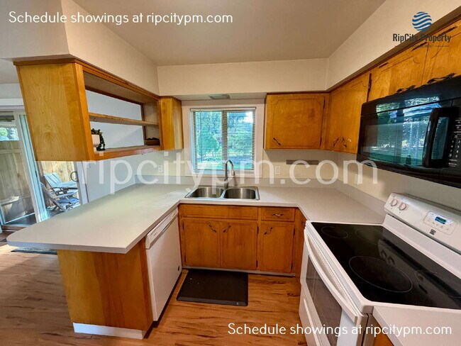 Building Photo - 11430 SW 121st Ave