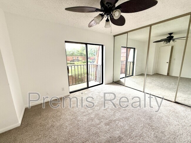 Building Photo - 2607 6th Ct