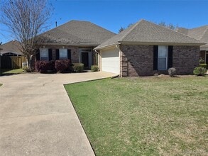 Building Photo - 9400 Bristlecone Dr