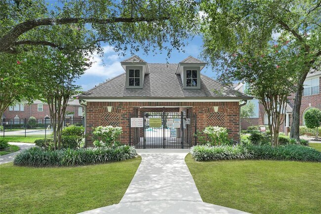 Building Photo - 1273 El Camino Village Dr