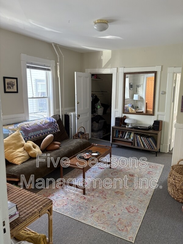 Building Photo - 398 North St