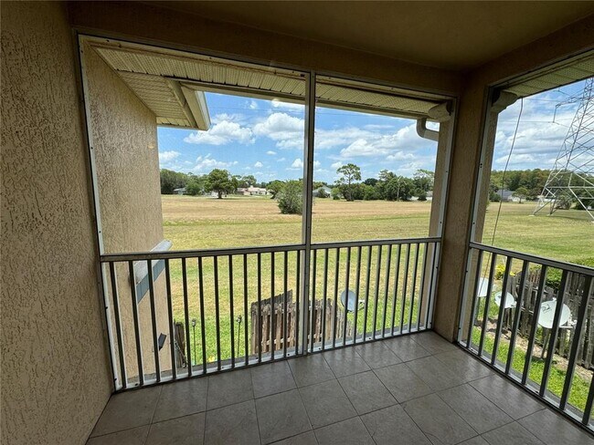 Building Photo - 489 Las Cortes Ln