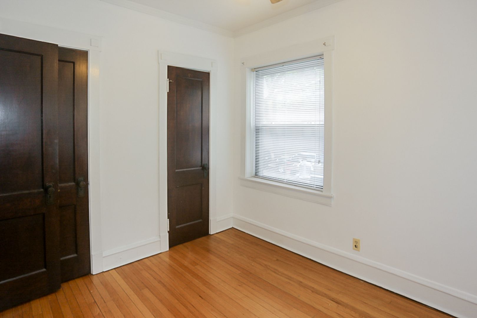 Building Photo - 3501 N Greenview Ave