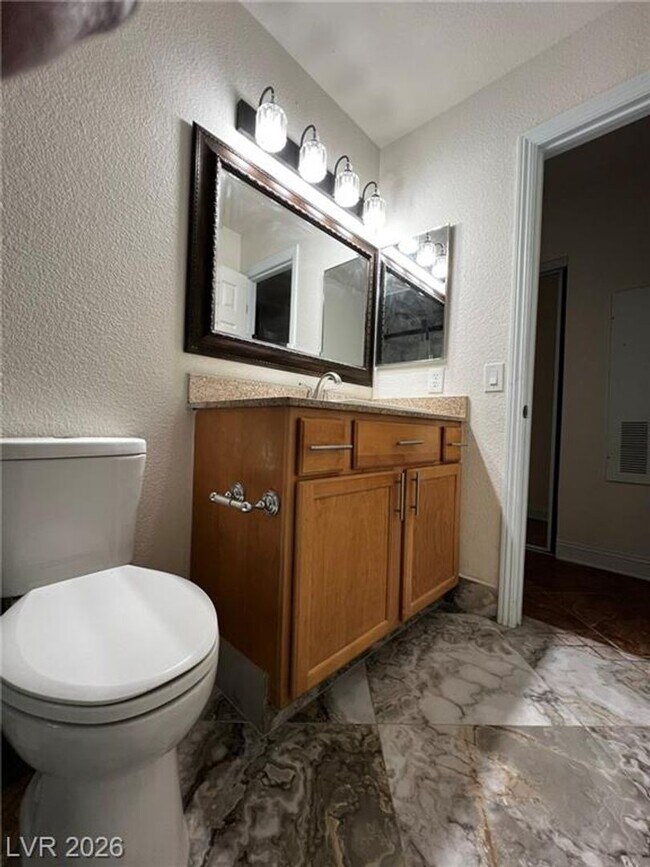 Building Photo - 3151 N Soaring Gulls Dr