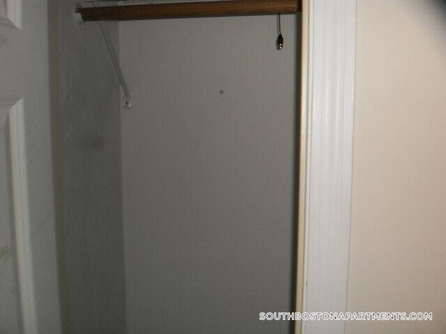 Building Photo - 550 E 3rd St