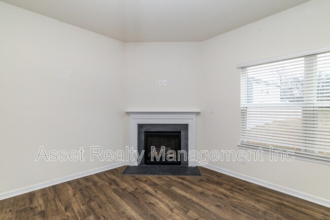 Building Photo - 4714 Willow Bluff Cir