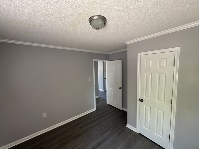 Building Photo - 2 Bedroom House in East Tarboro