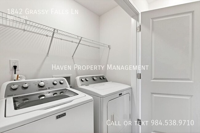 Building Photo - 1842 Grassy Falls Ln