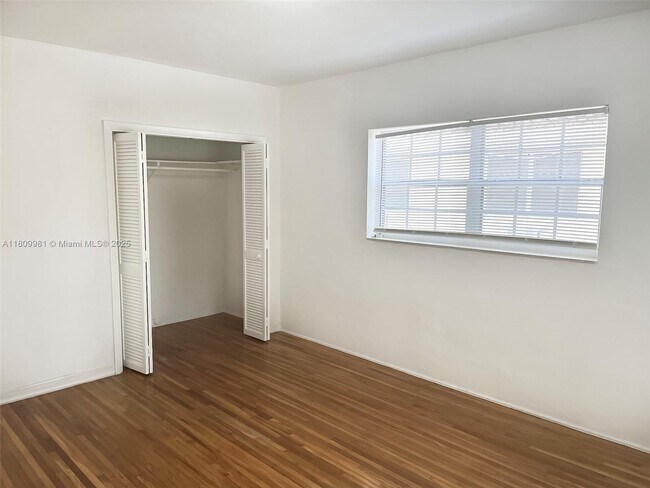 Building Photo - 131 Antiquera Ave