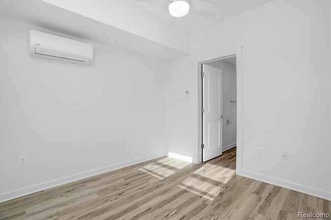 Building Photo - 799 E Grand Blvd