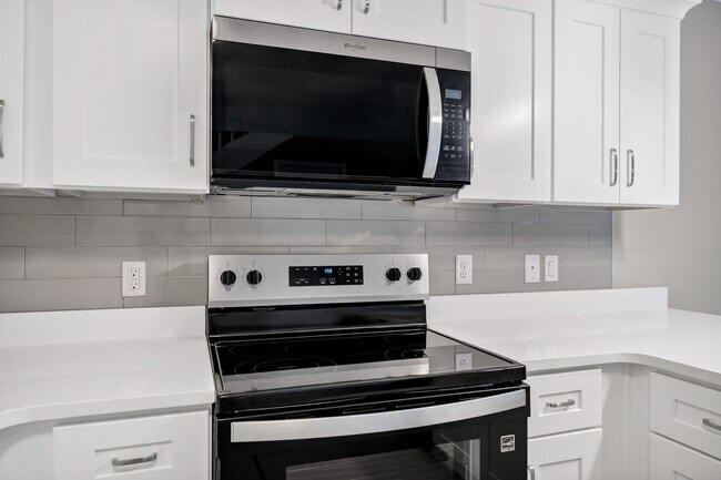 Building Photo - 37 SE 15th Terrace