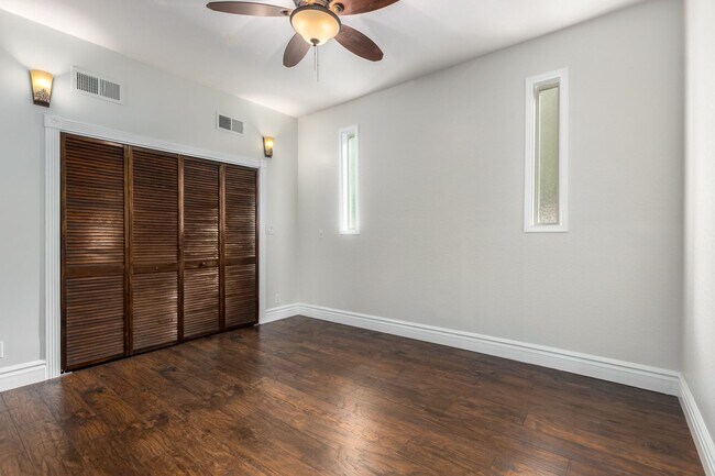 Building Photo - Private pool in highly sought after Goodye...